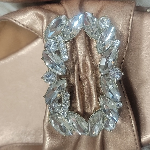 Adrienne Vittadini Size 6 1/2 Rose Gold Falace Jeweled Flat Sandals Like New - Picture 2 of 8